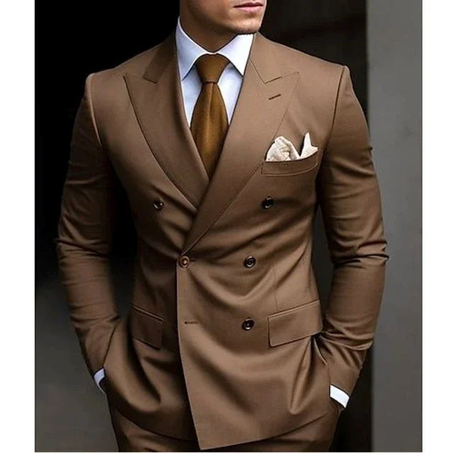 Blazer de costume homme, coupe moderne et raffinée, idéal pour une tenue business ou une cérémonie élégante.