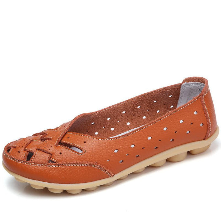 Gros plan sur ballerines femme confortables, texture douce et finition soignée.