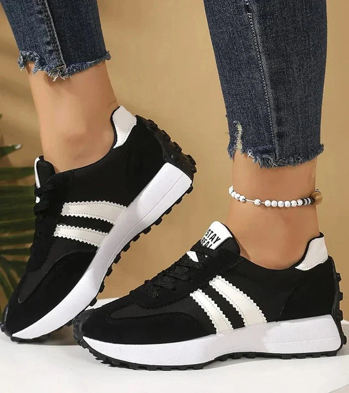 Sneakers ergonomiques pour femmes, alliant confort, style décontracté et polyvalence pour toutes occasions.