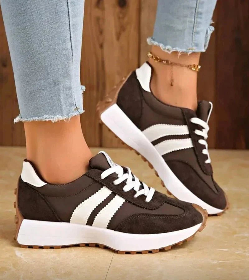 Chaussures femmes ergonomiques, offrant confort toute la journée, sneakers plateforme au style décontracté moderne.