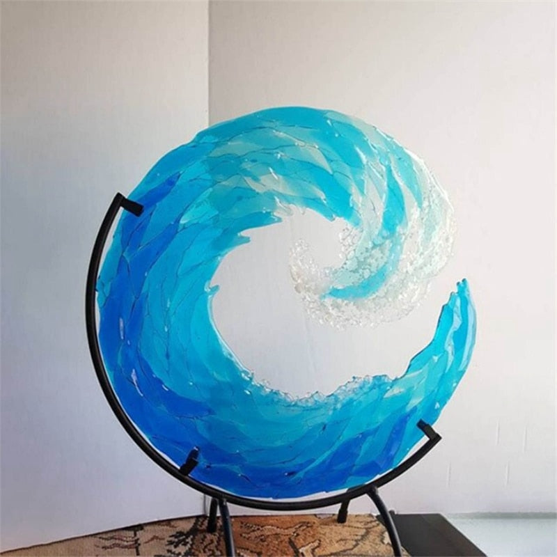 Décoration intérieure AquaWave : sculpture moderne de vague océan en verre. Idéal pour salon, bureau ou cadeau.