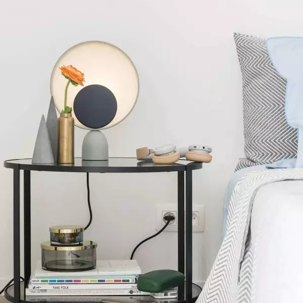 Lampe de table originale et moderne, design bol sculptural contemporain, source de lumière LED indirecte pour le salon.