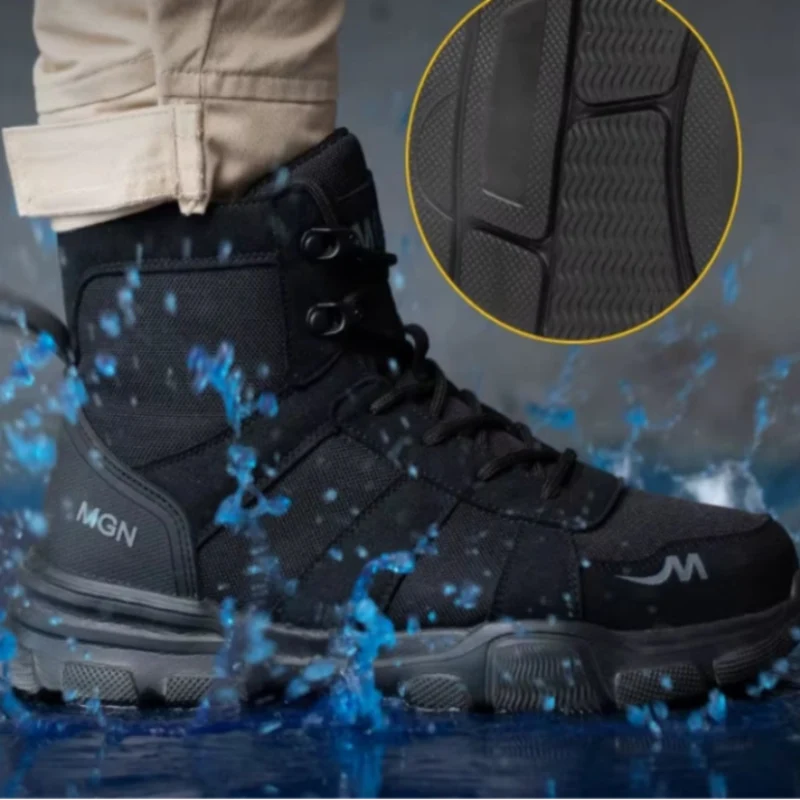 Paire de bottes de sécurité unisexes pour travail, avec embout acier, semelle anti-perforation et design robuste.