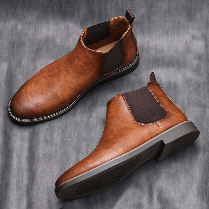 Bottines Chelsea homme, chaussures polyvalentes pour un look casual ou habillé, confort et style assurés.