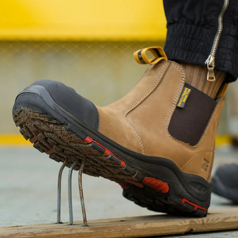 Bottines de sécurité homme légères, sans lacets pour un enfilage facile. Confortables et robustes pour longues journées de travail.