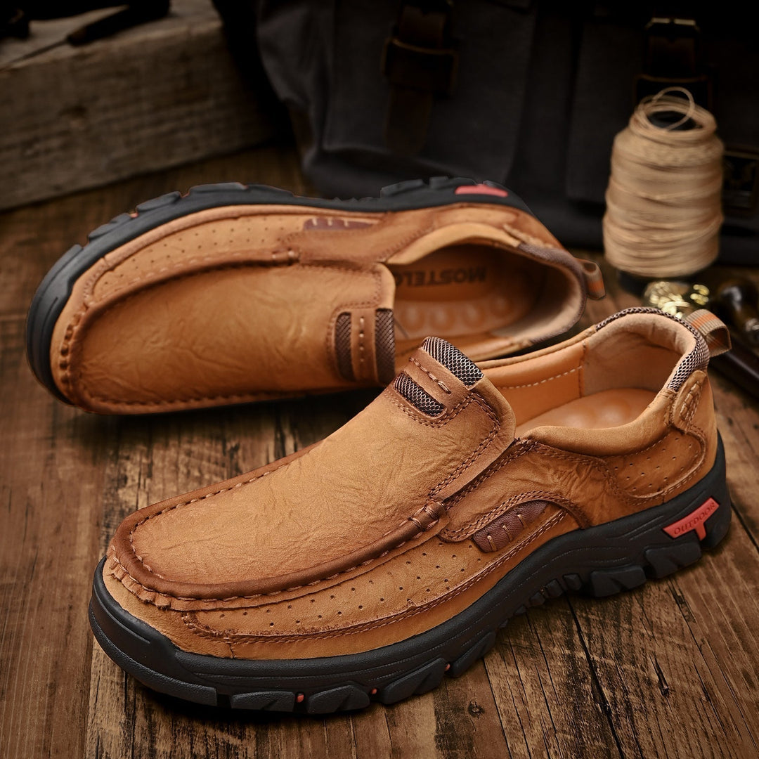 Bottines homme élégantes et orthopédiques, parfaites pour le confort, le soutien et un style décontracté.