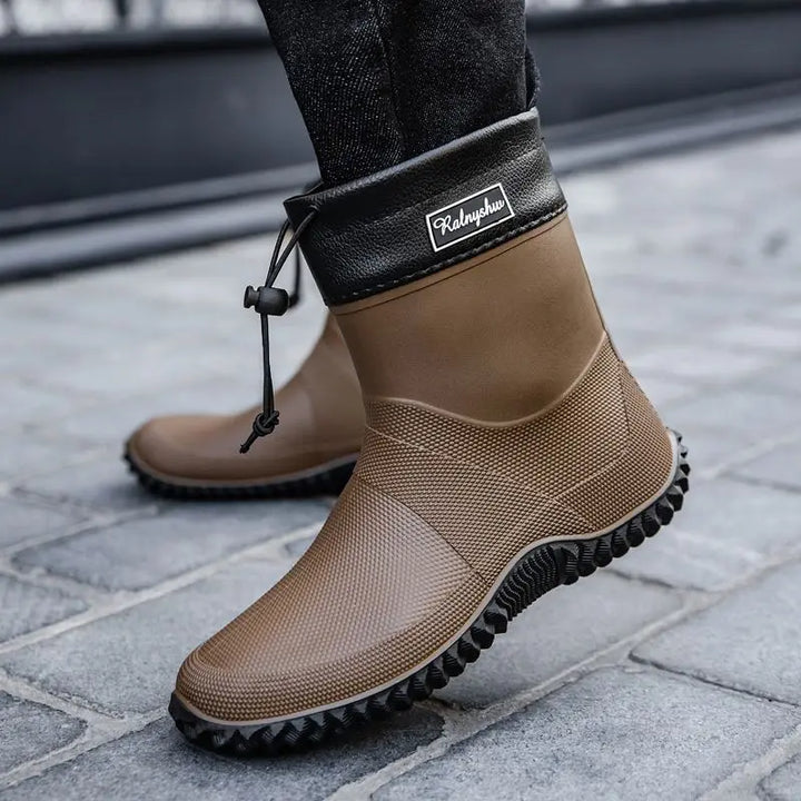 Chaussures de travail homme, confortables et durables, avec maintien de cheville et excellente adhérence pour la sécurité.