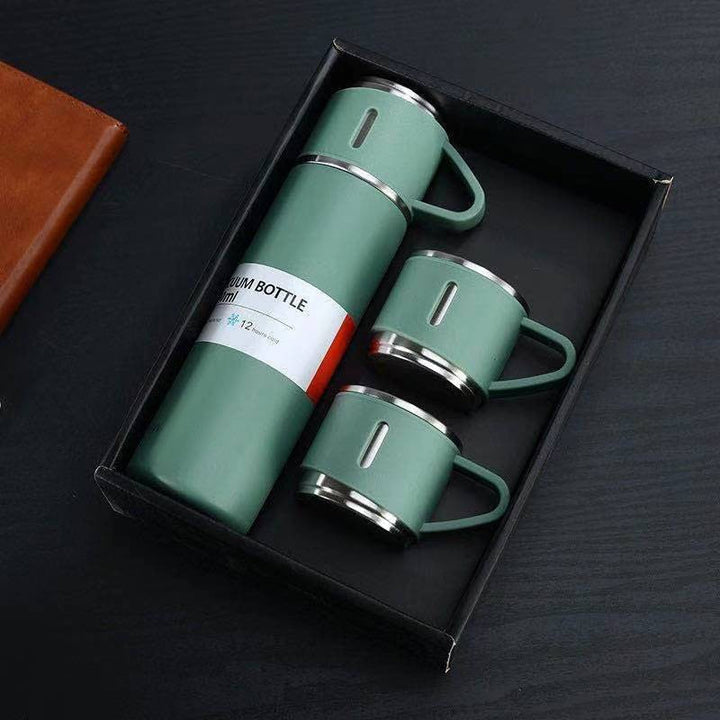 Bouteille isotherme de voyage en acier inoxydable. Boissons chaudes ou froides garanties. Durable et pratique.