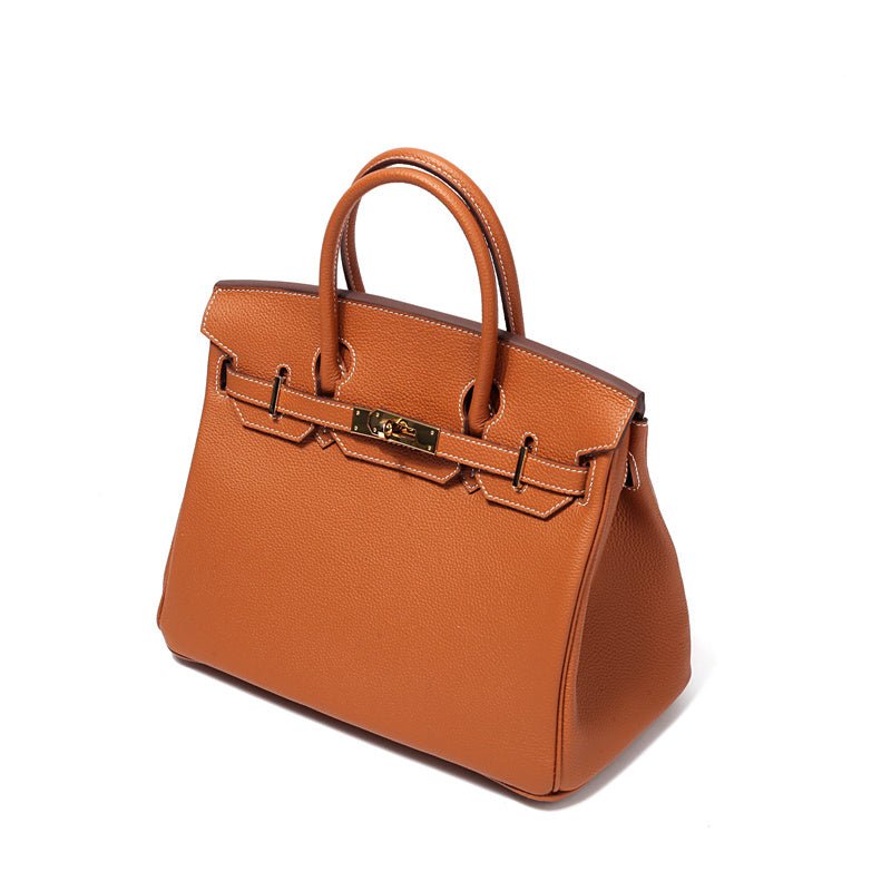 Sac à main organisateur en cuir, design intemporel, pour la femme active.