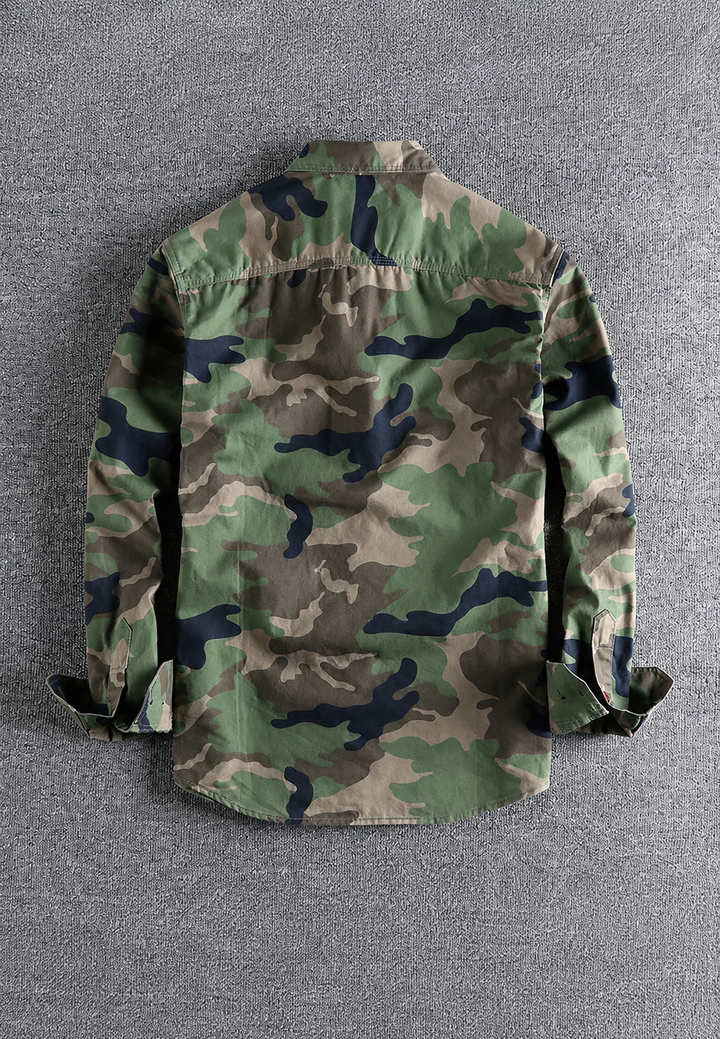 Mode masculine: chemise camouflage à manches longues pour homme, motif militaire classique, coupe confortable automnale.