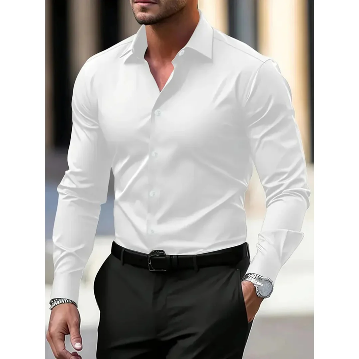 Vêtement homme : chemise slim fit à manches longues, col classique. Confort et élégance pour le bureau ou sortie.