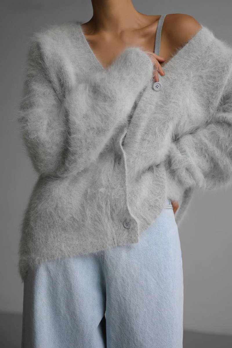 Cardigan décontracté ample pour femmes, doux, col en V et boutons, look automne.