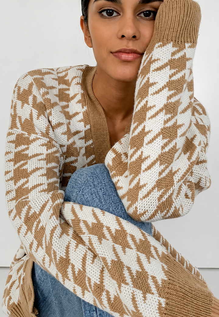 Cardigan femme imprimé, coupe ample et oversize, un essentiel mode confortable pour l'hiver ou l'automne.