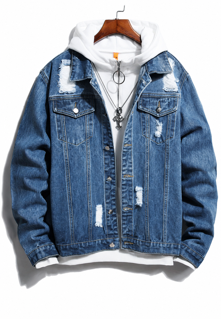 Veste en jean déchirée et délavée pour homme, idéale pour la mi-saison, look urbain casual.