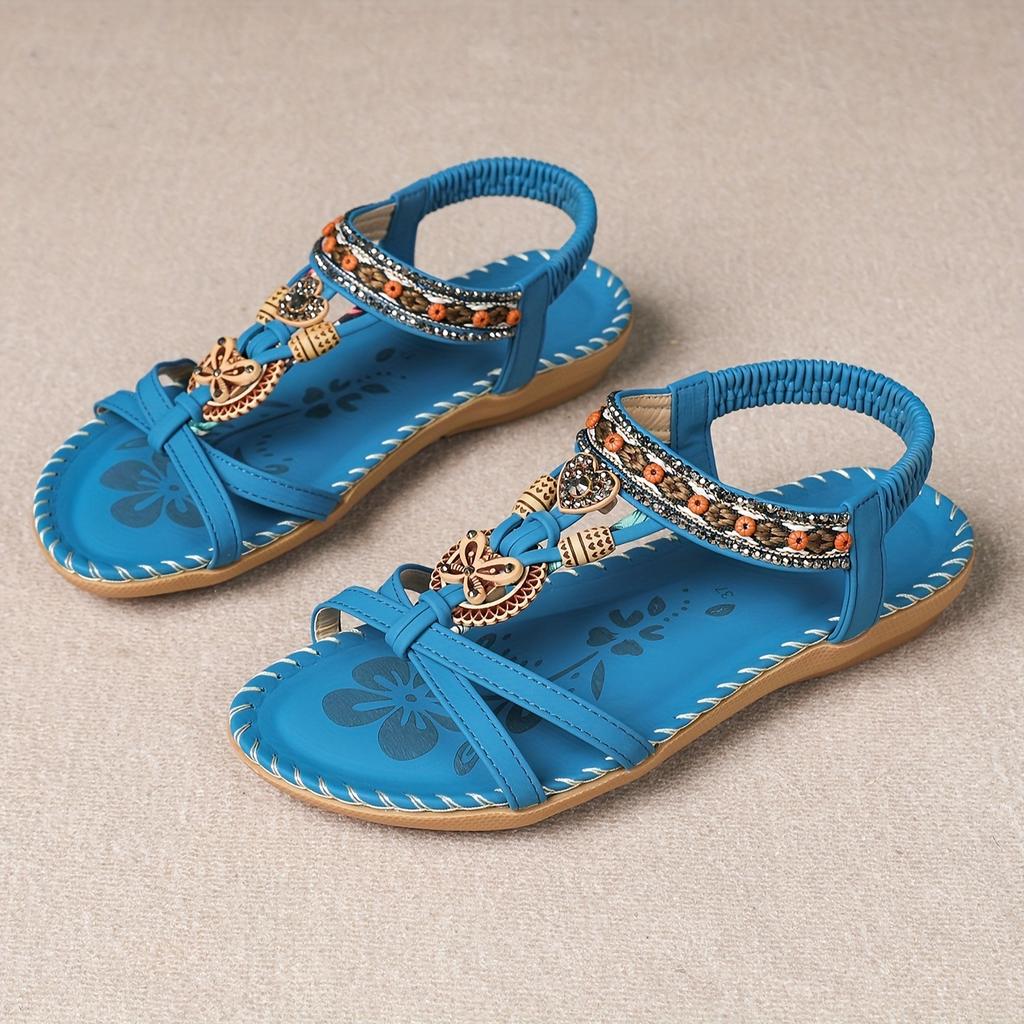 Paire de sandales orthopédiques Lola pour femmes, posées, prêtes pour le confort et le style bohème.