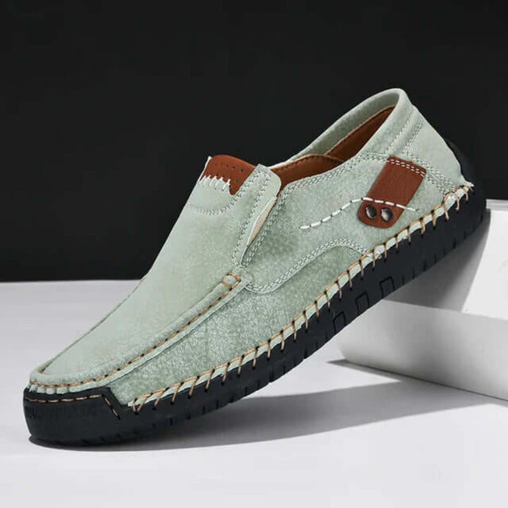 Chaussures homme orthopédiques avec soutien voûte plantaire, idéales pour le confort et l'équilibre au quotidien.