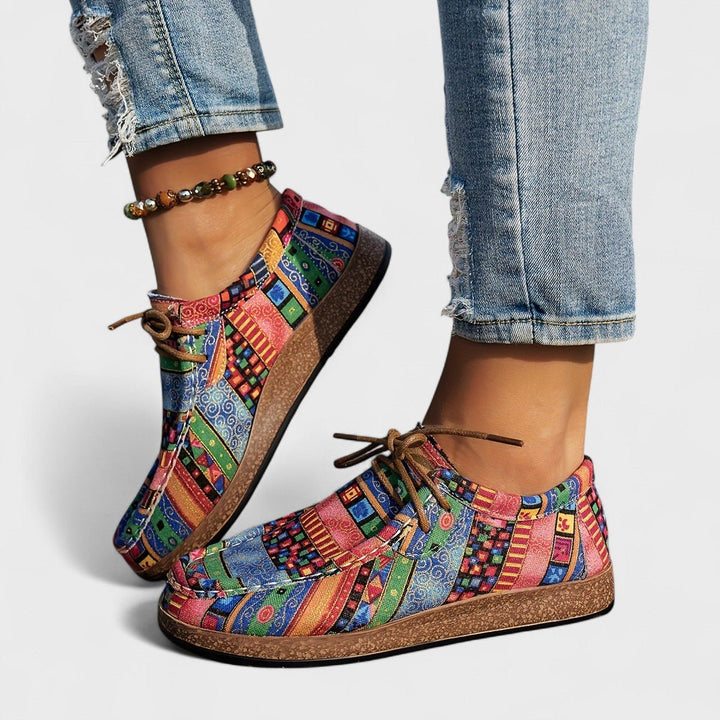 Chaussures casual basses pour femmes, confortables et légères, idéales pour le quotidien et les promenades estivales.