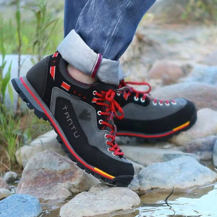 Confortables chaussures de randonnée homme, amorti et adhérence pour un soutien optimal sur sentiers.