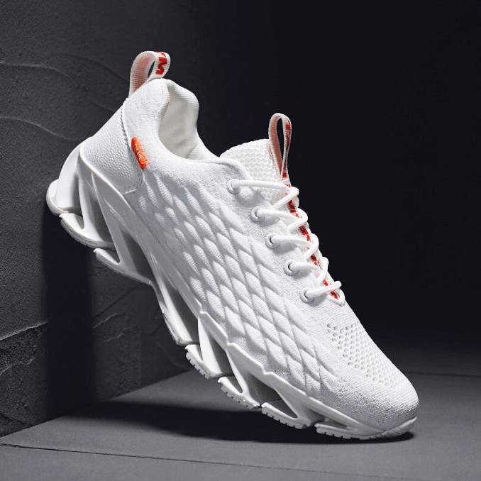 Baskets de course homme noires et grises, offrant un excellent maintien et un confort optimal pour le jogging.