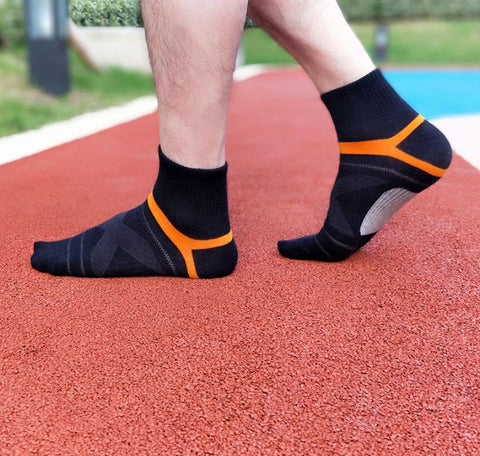 Chaussures orthopédiques homme, conçues pour réduire la fatigue des pieds lors de longues journées de travail.