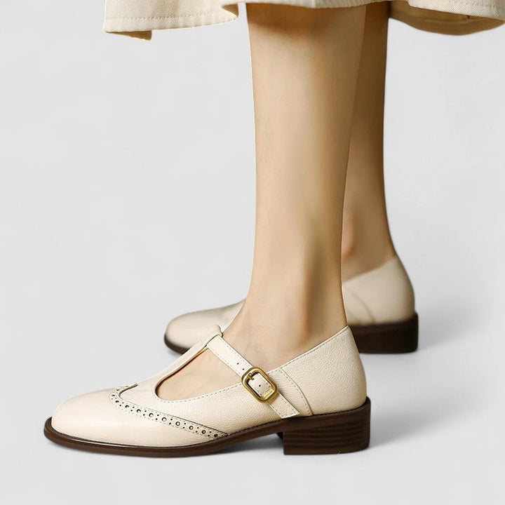 Chaussures Mary Jane femme noires à bout rond, confortables et élégantes pour le quotidien.