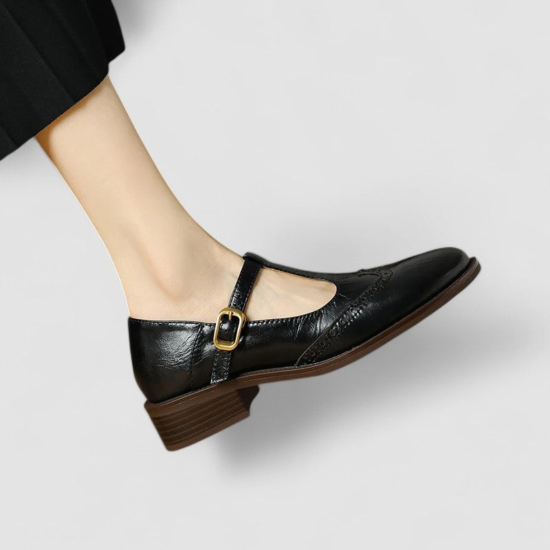 Mode femme : Chaussures Mary Jane confortables, idéales pour un style casual chic et les activités quotidiennes.