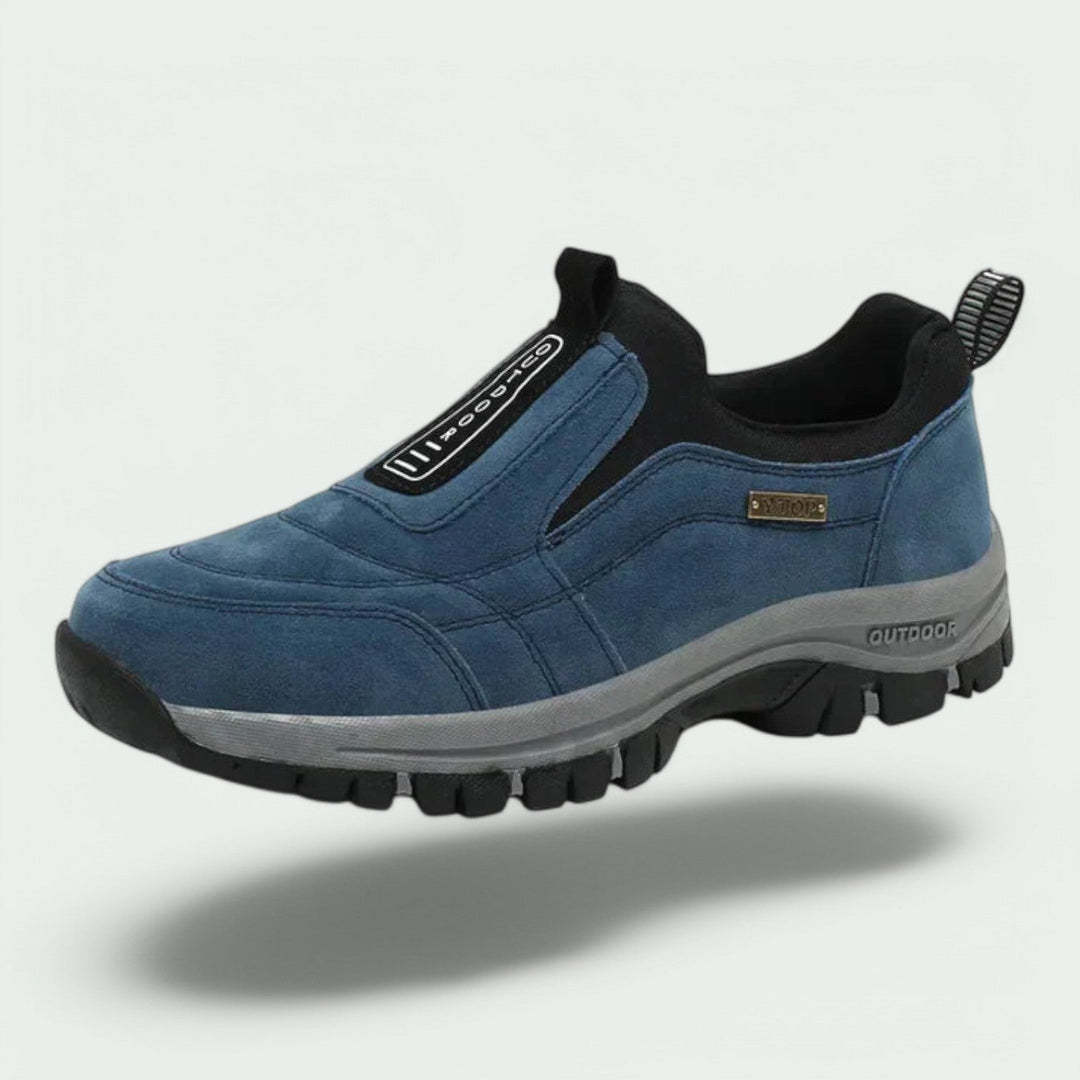 Chaussures orthopédiques homme pour la marche, offrant confort et semelle antidérapante pour le bien-être des pieds.