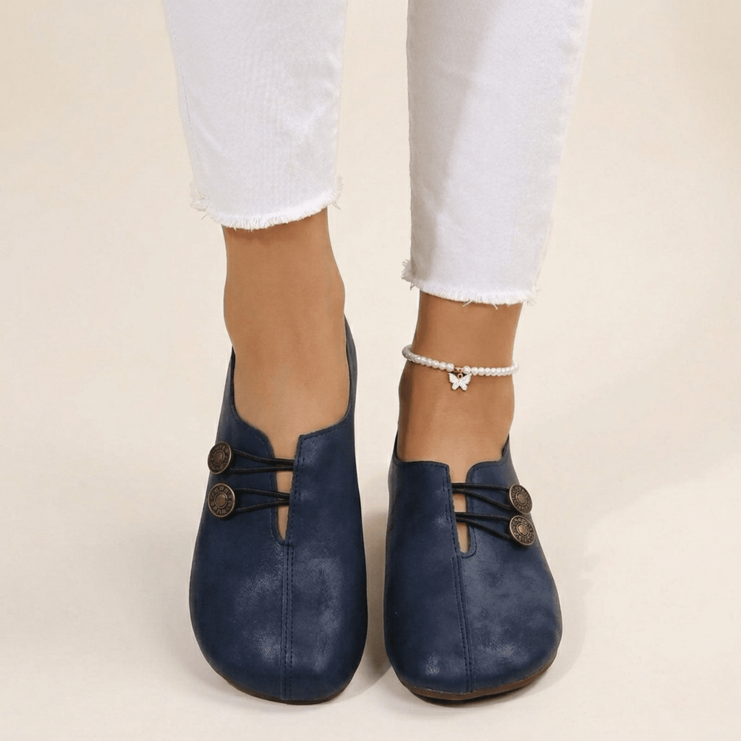Vue latérale chaussures plates femme sans lacets, élégantes et confortables. Parfaites pour le quotidien printemps.