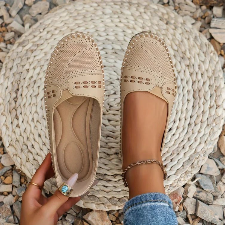 Chaussures plates élégantes pour femmes, confort quotidien, bout rond. Idéales ville et style décontracté.
