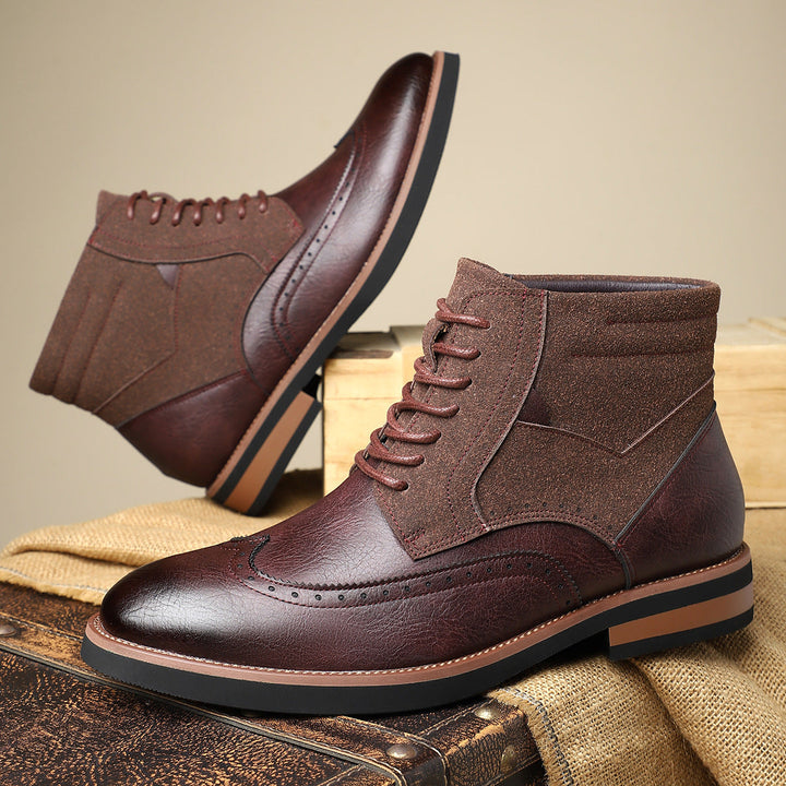 Chaussures richelieu wingtip homme en cuir marron, idéales pour le bureau ou événements formels.