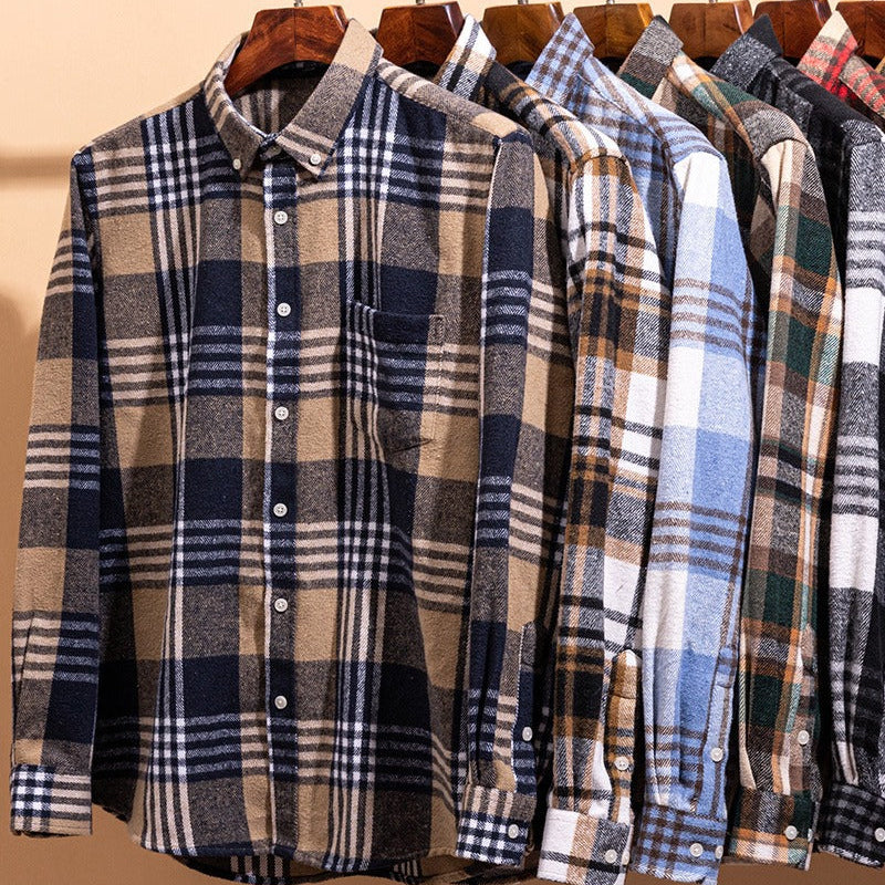 Chemise à carreaux homme, motif classique. Style élégant et ajusté, parfaite pour toute occasion.