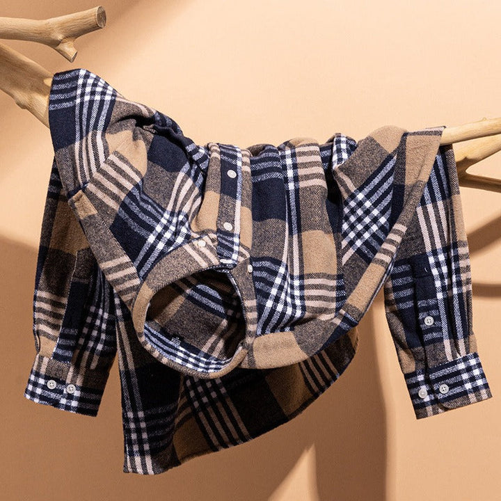 Chemise homme confortable à carreaux, coupe ajustée. Élégante et polyvalente, style décontracté chic.
