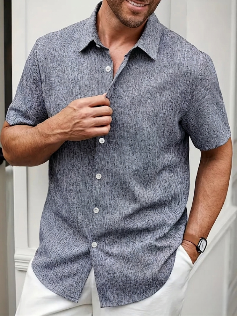 Élégante chemise homme à manches courtes pour la plage et les vacances, style décontracté et confortable.