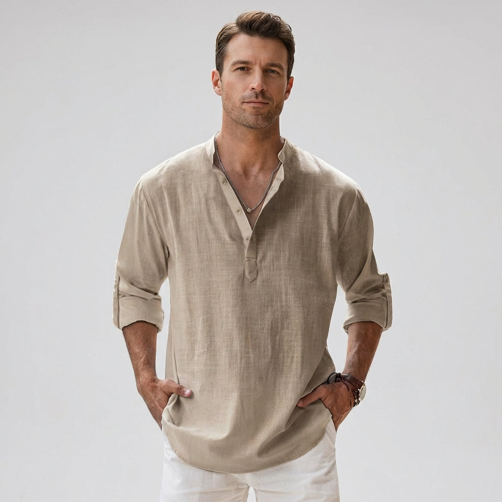 Confort estival avec chemise Henley homme, col boutonné, manches courtes et coupe décontractée.