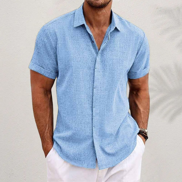 Chemise casual chic homme à manches courtes, confortable et tendance pour un été stylé et polyvalent.