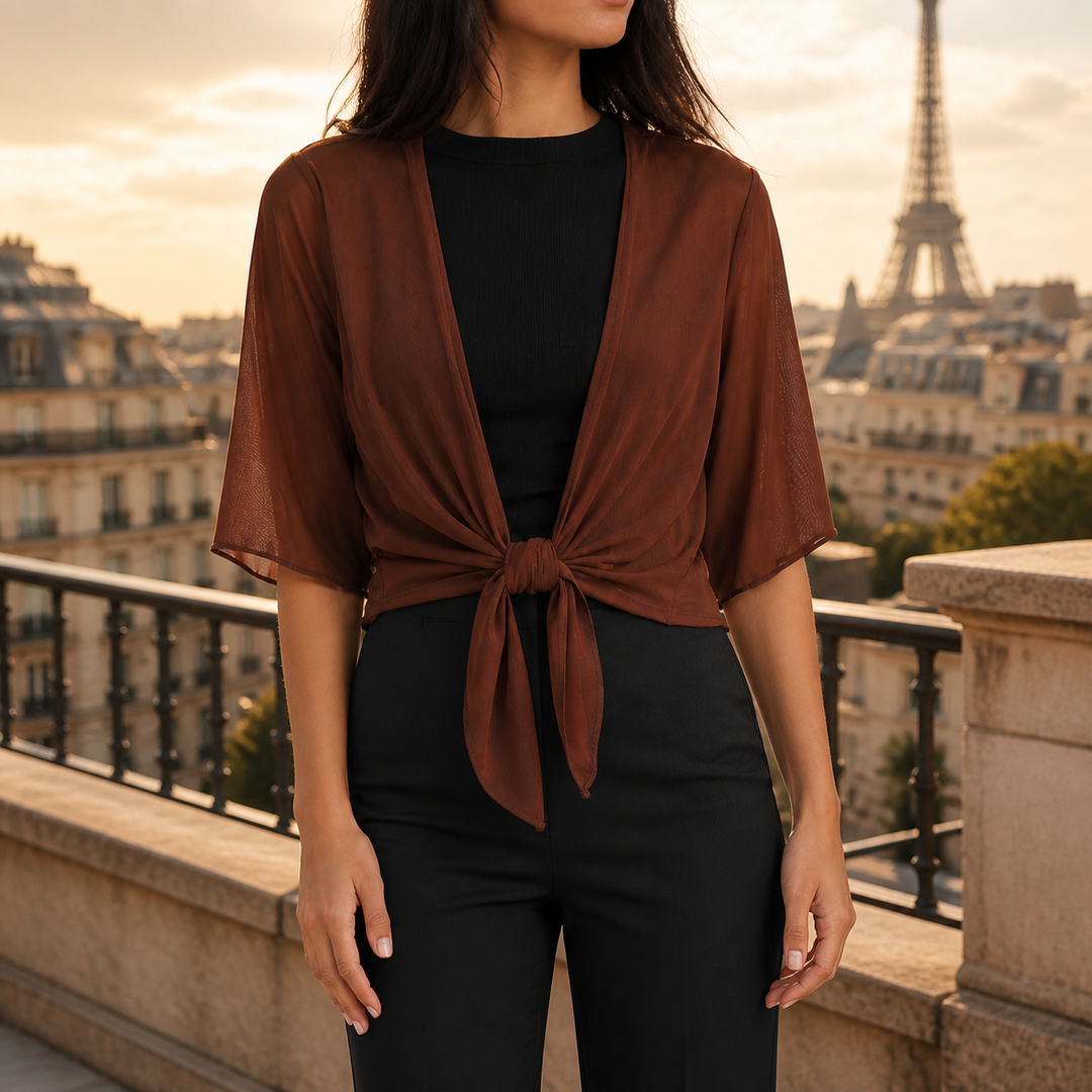 Chemisier femme à devant ouvert, vêtement polyvalent. Chemise légère, fluide, élégante pour un look décontracté.