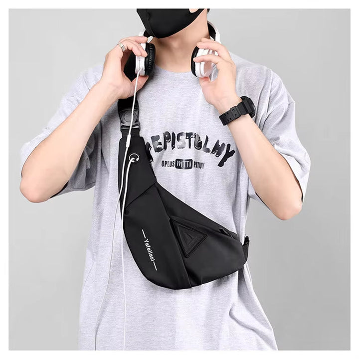 Sac bandoulière homme confortable, léger, idéal pour les déplacements quotidiens.