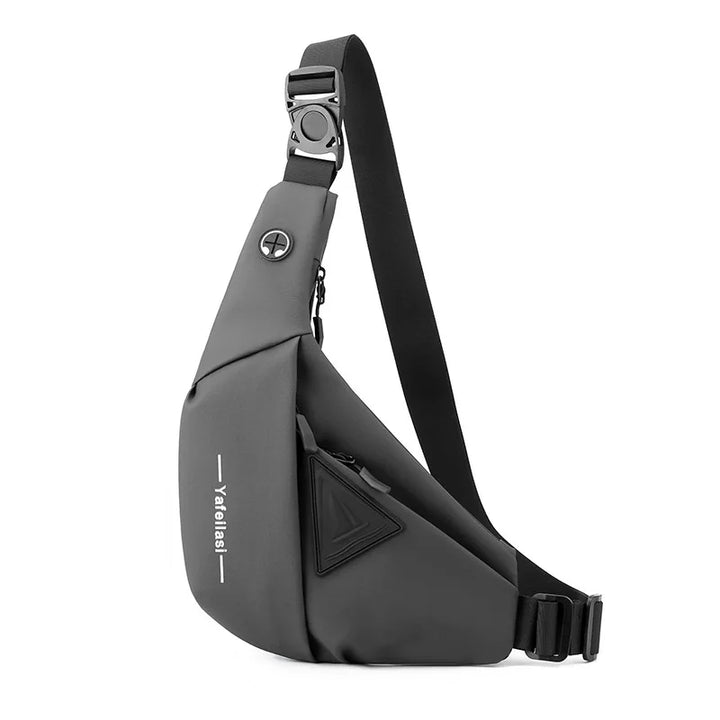 Intérieur d'un sac crossbody homme, organisation intelligente, léger pour vos affaires.