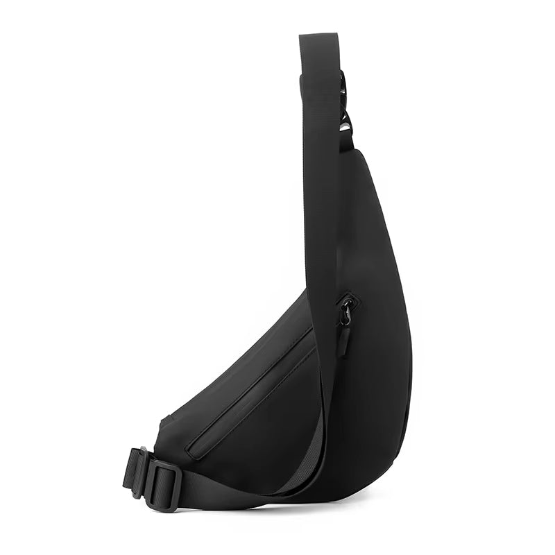 Sac sling compact pour hommes, léger, offre un rangement pratique.