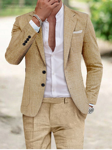 Homme en costume formel bleu léger, parfait pour un style élégant et confortable en soirée.