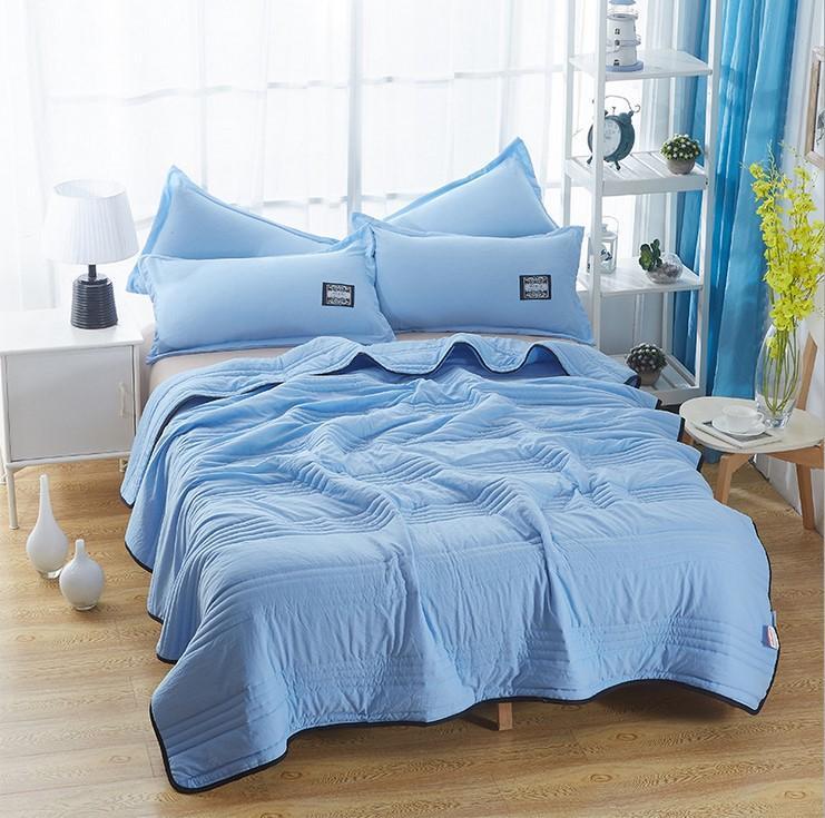 Dites adieu aux nuits chaudes avec notre couverture rafraîchissante anti-transpiration en bambou pour sommeil frais.