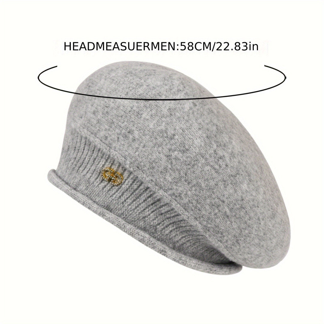 Béret tricoté chic pour femme, idéal pour l'hiver. Chaleur et élégance assurées.