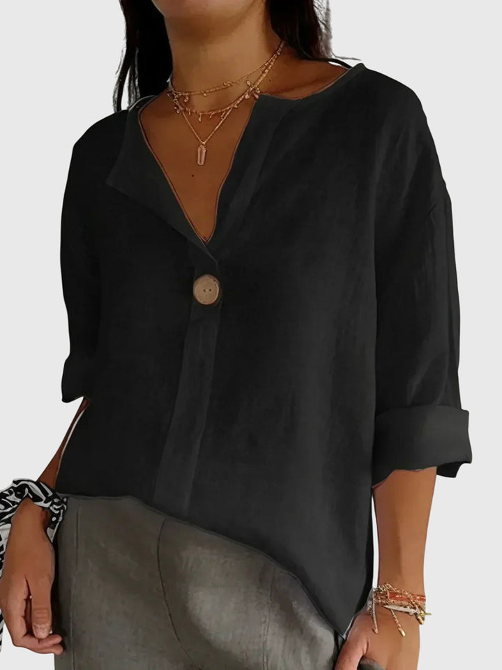 Blouse femme légère et agréable à porter. Un haut de mode féminine parfait pour les journées de printemps et d'été.