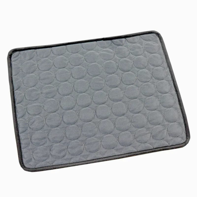 Détail du tapis rafraîchissant pour chien, matériau doux et sécurisé. Accroît le confort de votre animal durant l'été.