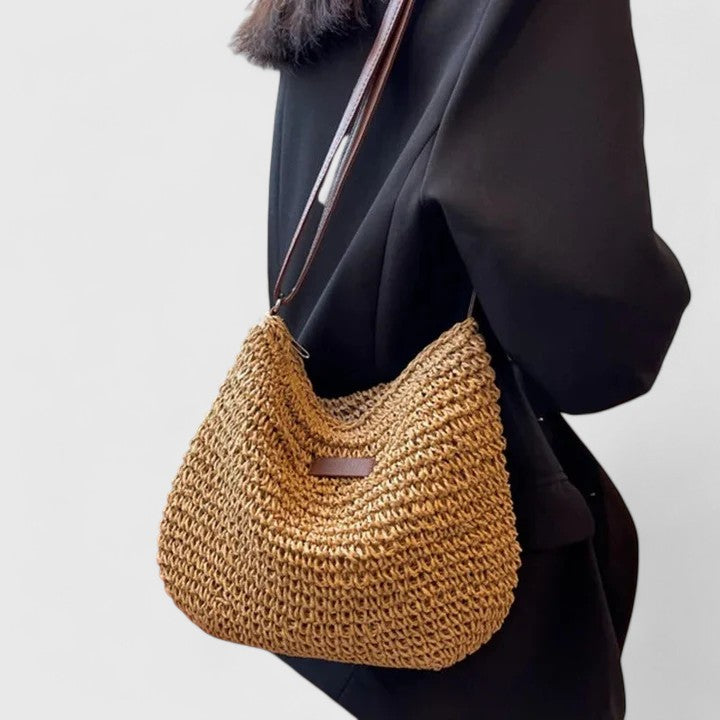 Sac élégant femme beige. Style chic et polyvalent pour le quotidien ou les soirées.
