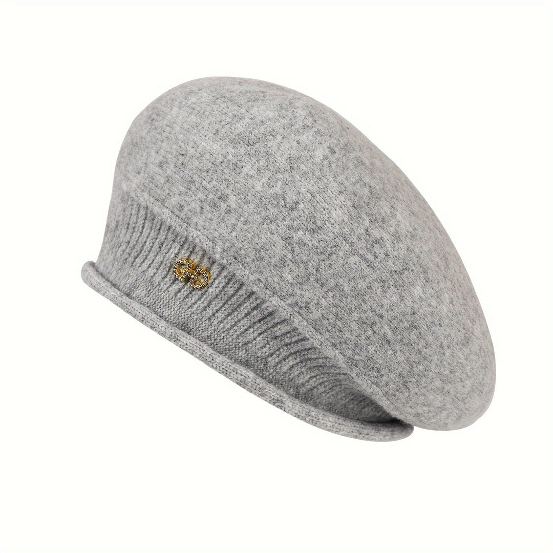 Béret femme en tricot, un classique intemporel pour un look élégant et chaud.