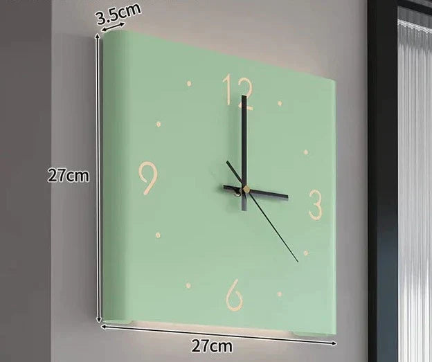 Horloge murale carrée double face lumineuse, design moderne pour salon ou bureau.