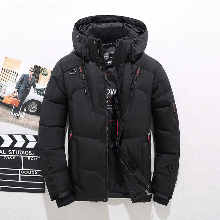 Doudoune homme technique et respirante, assure chaleur et protection contre le froid extrême en hiver.