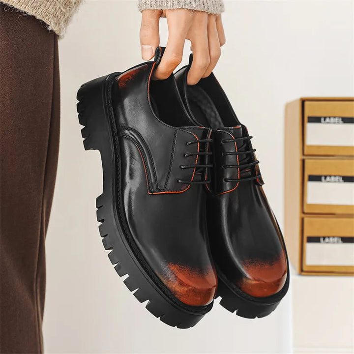 Chaussures pour hommes, au design moderne et épuré, idéales pour un style décontracté élégant.