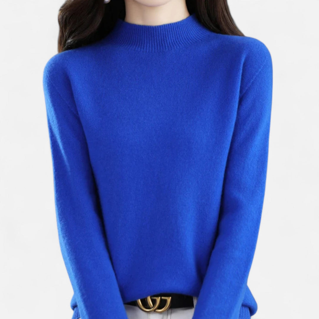Pull femme intemporel, col montant. Un essentiel chic pour votre garde-robe hivernale.